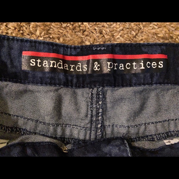 Standards & Practices denim shorts - Picture 2 of 4
